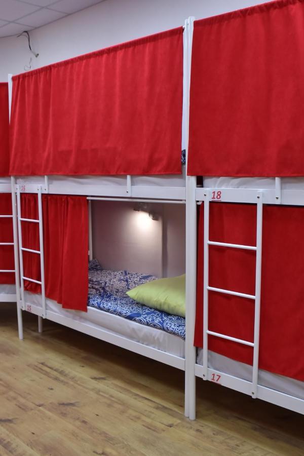 Hostel 777 Darnitsa Київ Екстер'єр фото