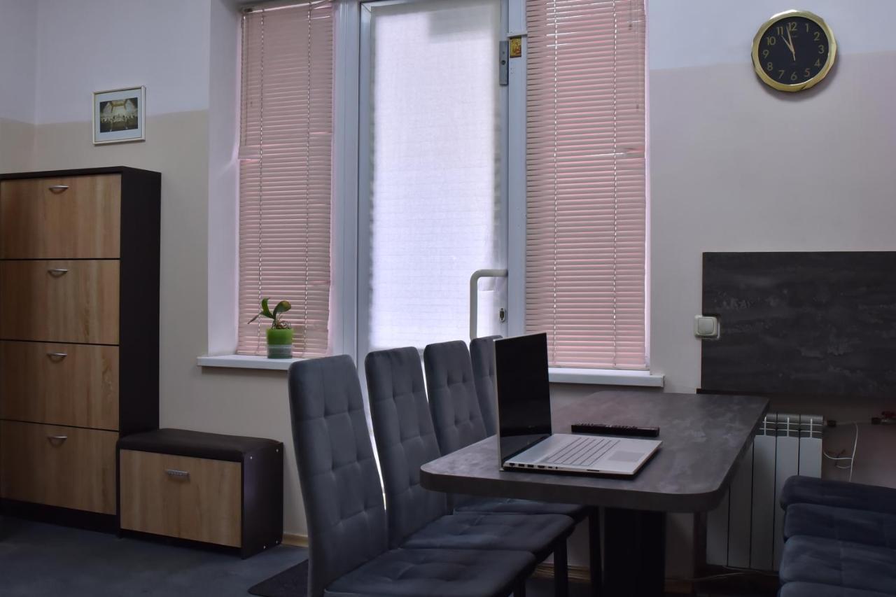 Hostel 777 Darnitsa Київ Екстер'єр фото