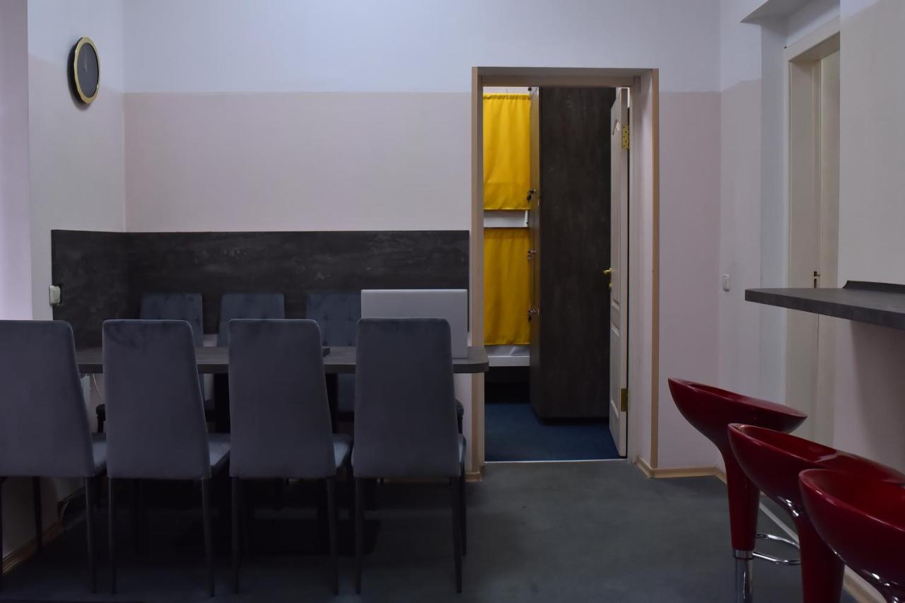 Hostel 777 Darnitsa Київ Екстер'єр фото