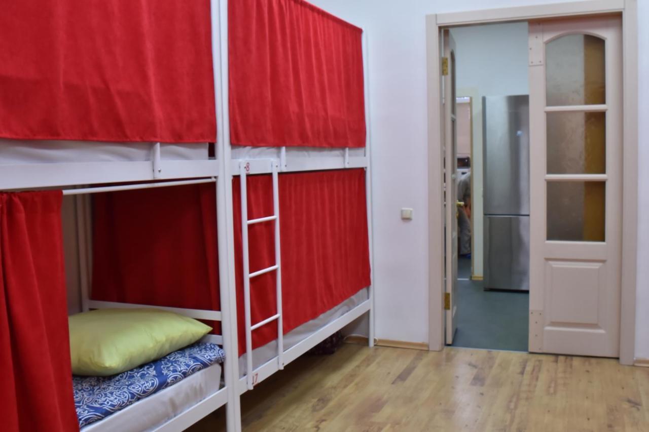Hostel 777 Darnitsa Київ Екстер'єр фото